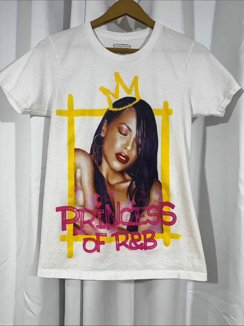 Aaliyah Princess of R&B Graphic Tee Size Small White Cotton Band Music Shirt
